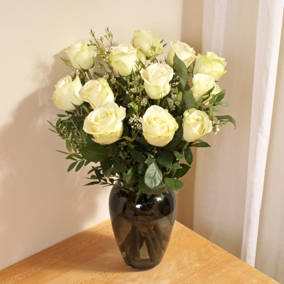 12 White Rose Bouquet